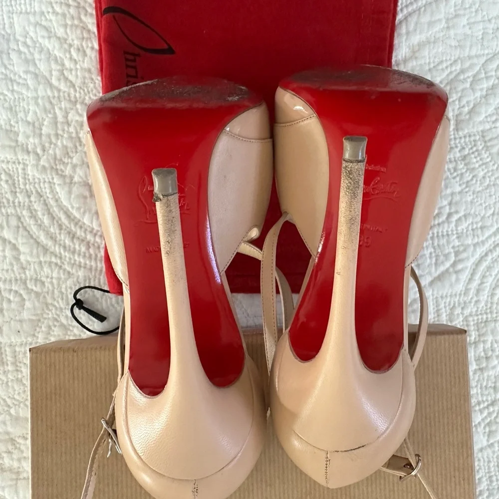 Christian Louboutin Nude Patent Leather Pointed Toe Heels